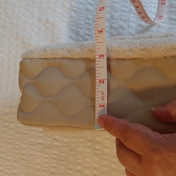 🍁NWOT Quilted Taupe & Sherpa handbag - Picture 12 of 12